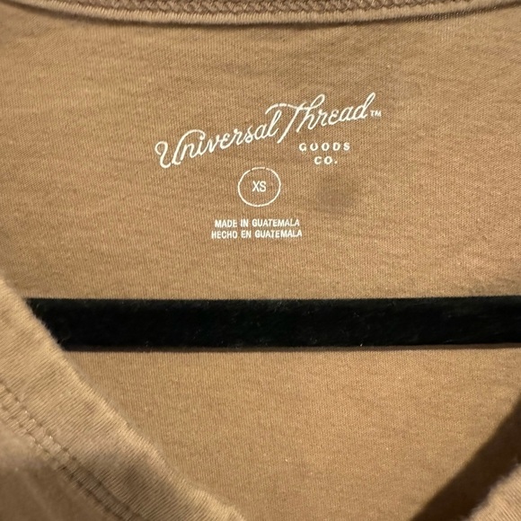 Universal Threads beige t-shirt size XS - Picture 3 of 6